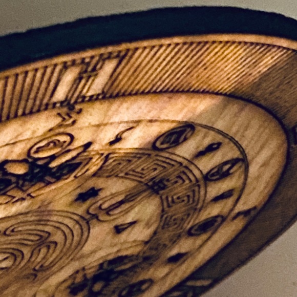 HEKATE HECATE TRIPLE GODDESS CRONE CHARGING PLATE - Picture 2 of 7